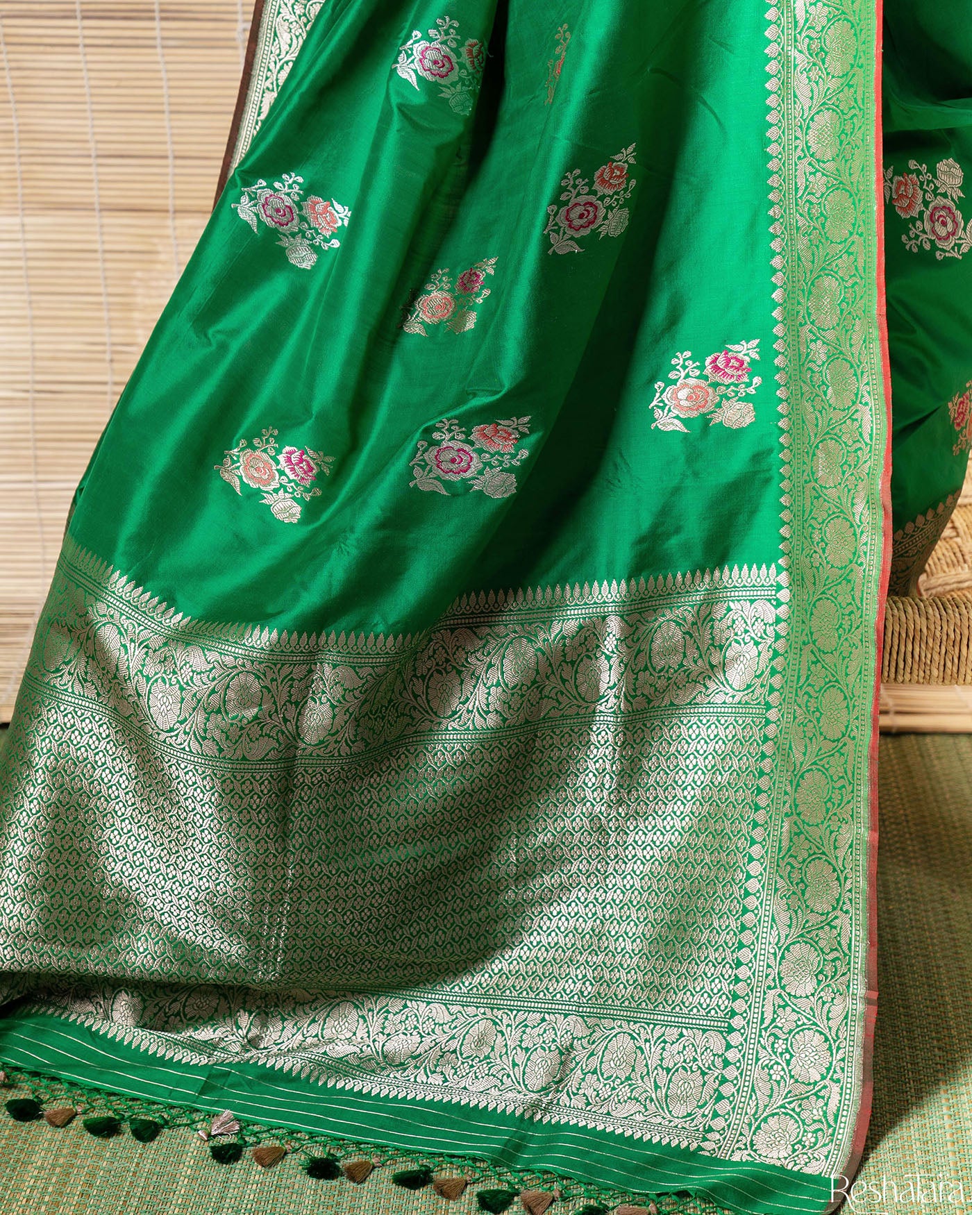 Vibrant Green Sona Rupa Meenadar Kadhua Pure Katan Silk Banarasi Handloom Saree